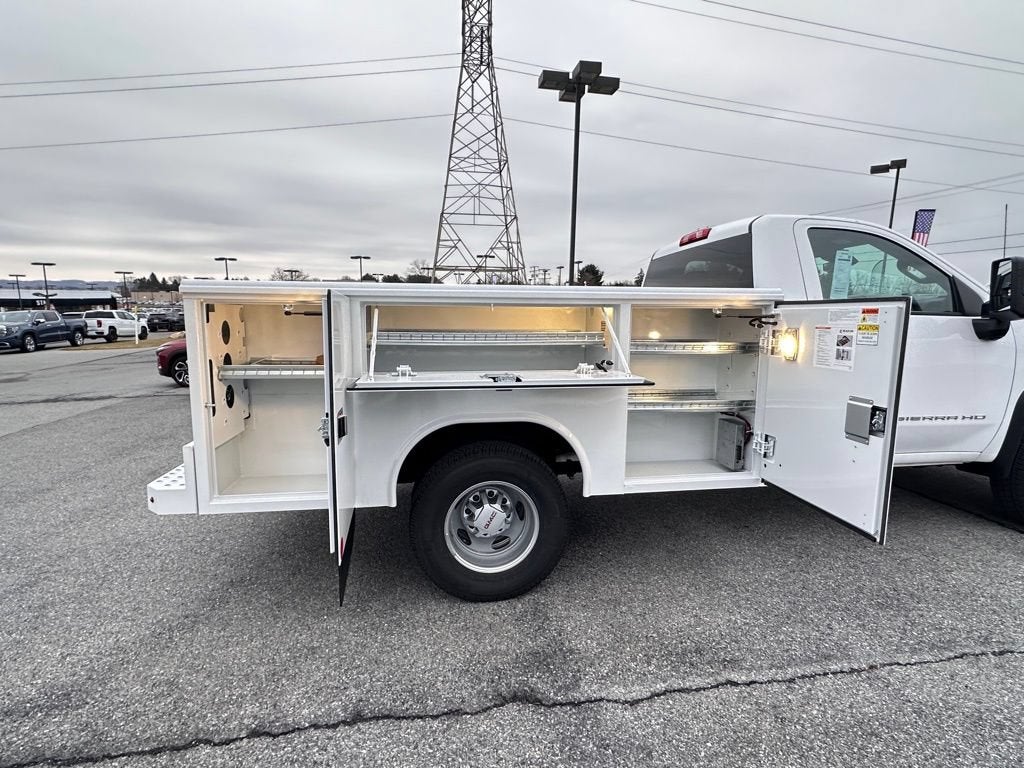 2025 GMC Sierra 3500 HD Chassis Cab Pro