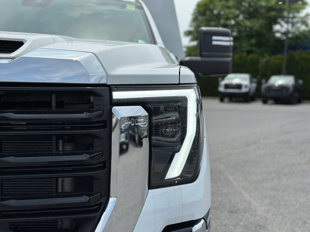 2026 GMC Sierra 3500 HD Chassis Cab Pro