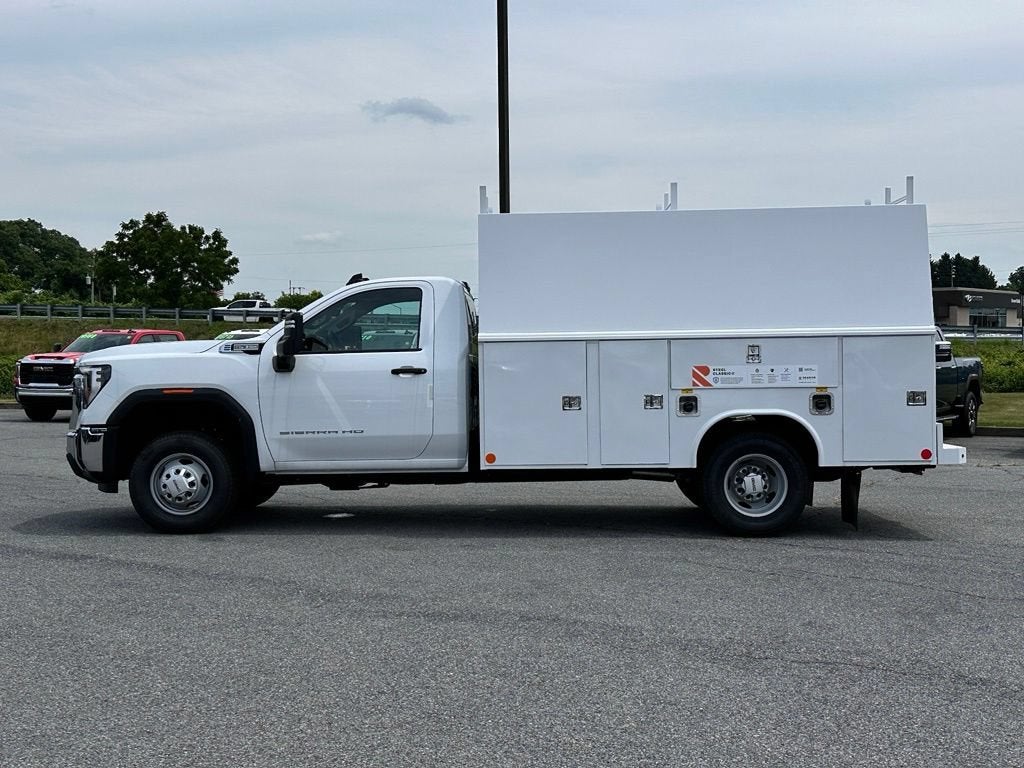 2026 GMC Sierra 3500 HD Chassis Cab Pro