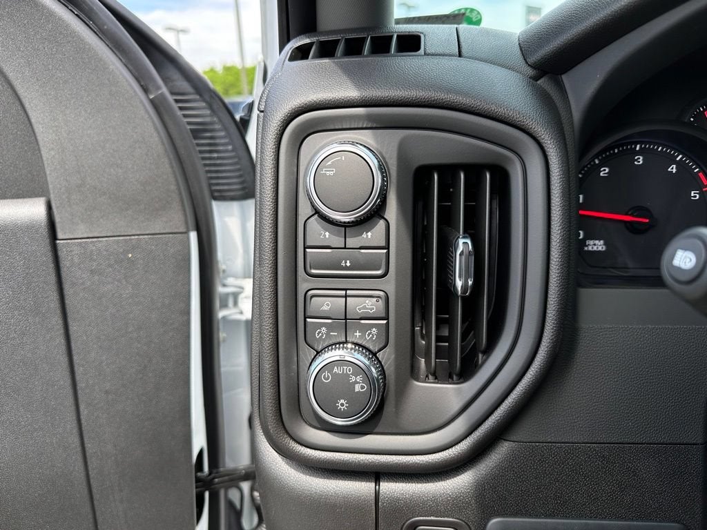 2025 GMC Sierra 3500 HD Chassis Cab Pro