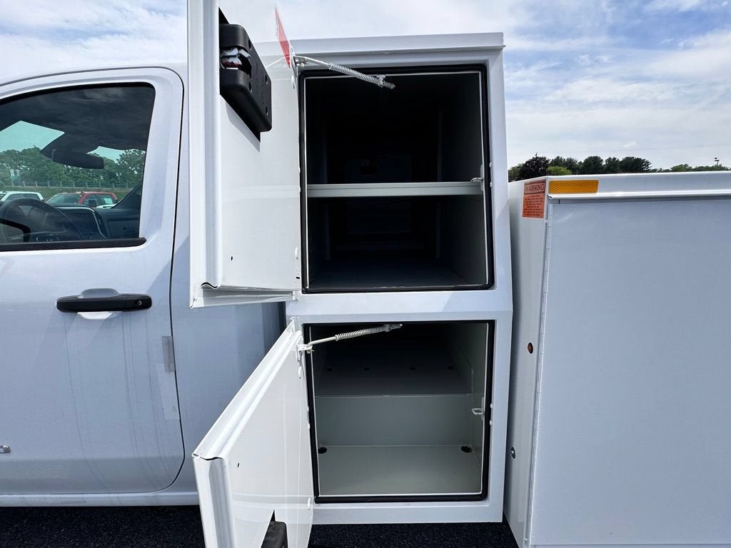 2025 GMC Sierra 3500 HD Chassis Cab Pro