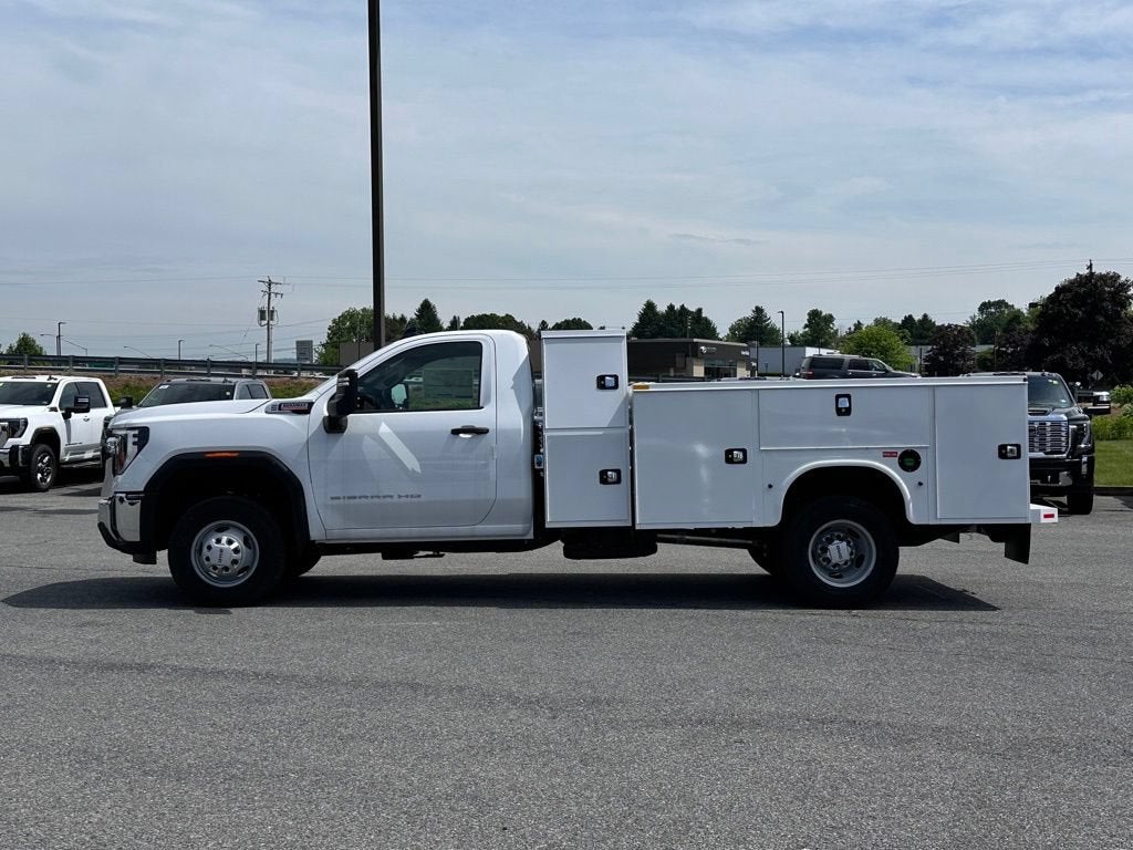 2025 GMC Sierra 3500 HD Chassis Cab Pro