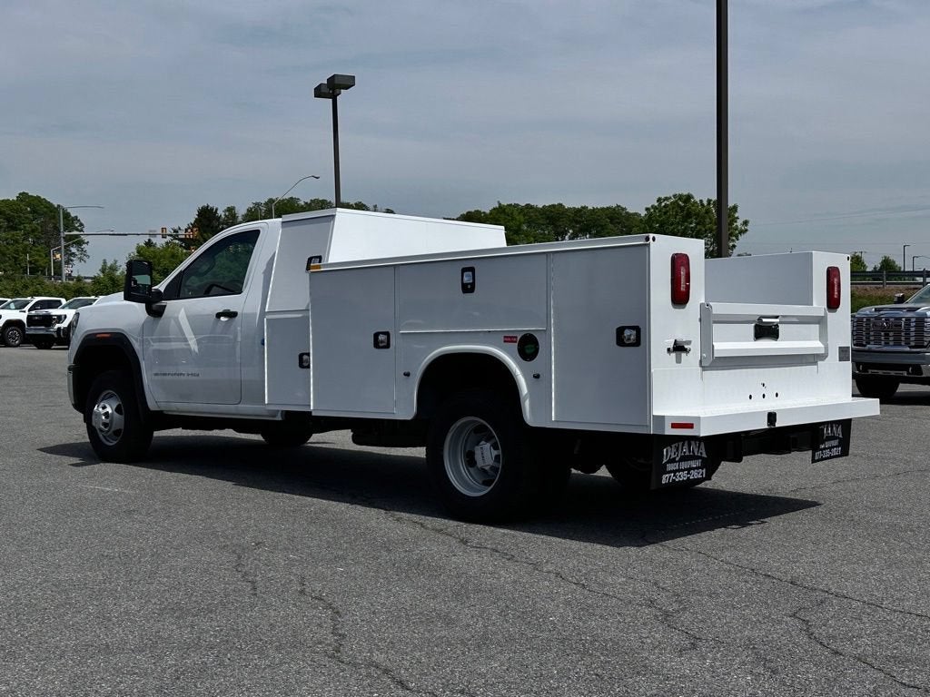 2025 GMC Sierra 3500 HD Chassis Cab Pro