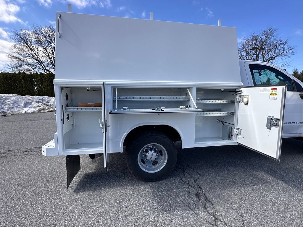 2025 GMC Sierra 3500 HD Chassis Cab Pro