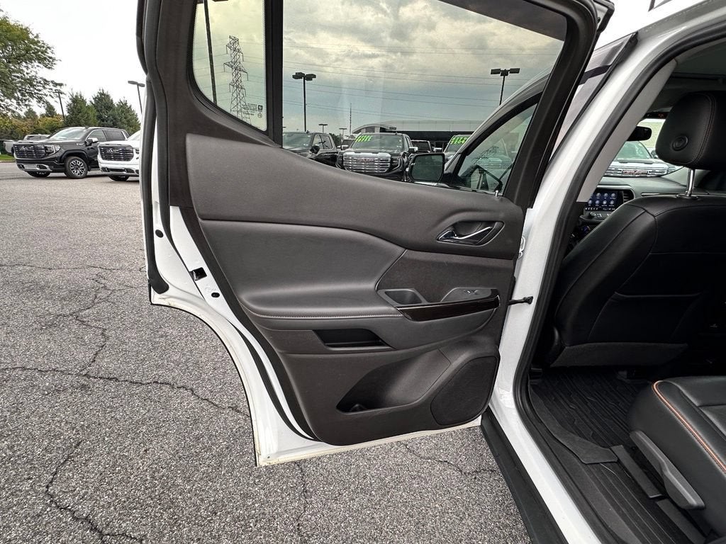2021 GMC Acadia AT4