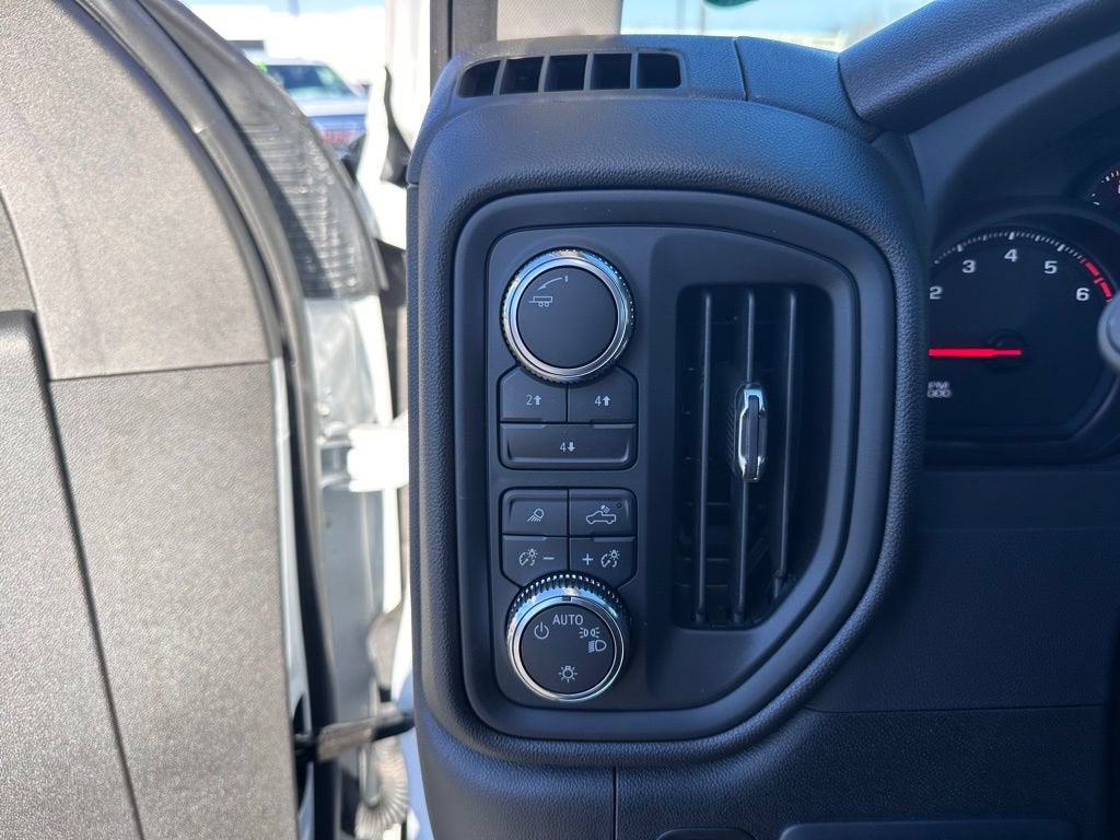 2025 GMC Sierra 2500 HD Pro