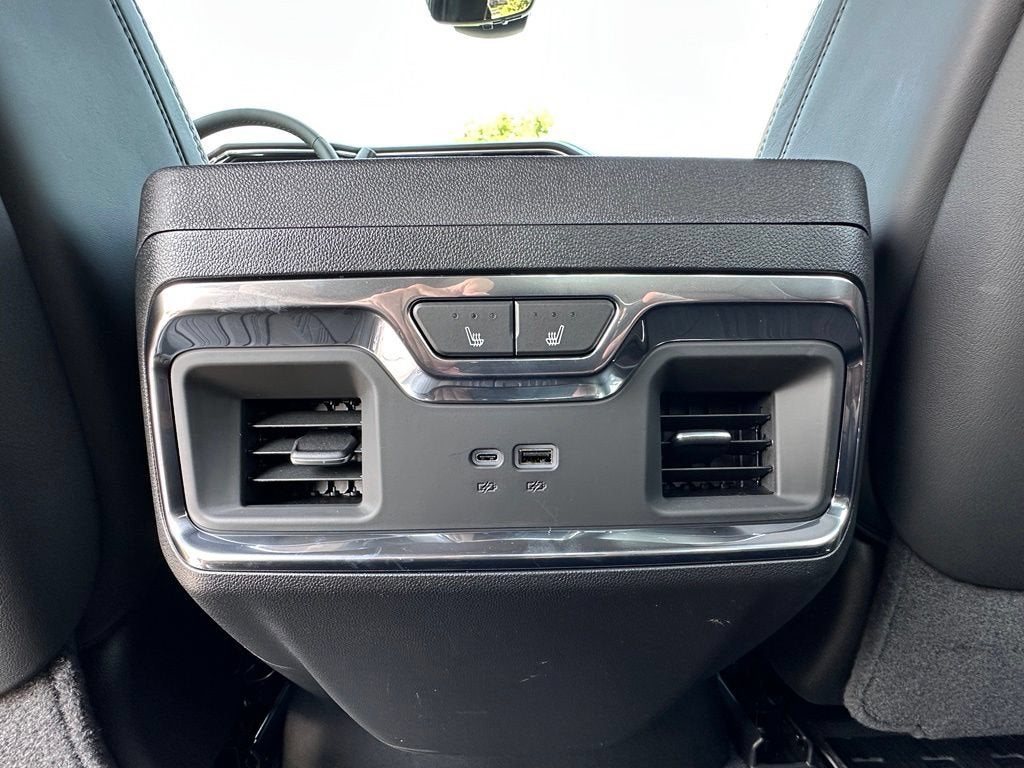 2026 GMC Sierra 3500 HD Denali Ultimate DRW