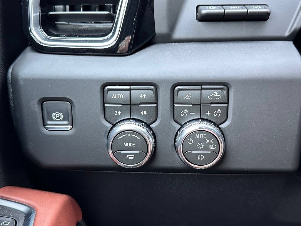 2026 GMC Sierra 3500 HD Denali Ultimate DRW