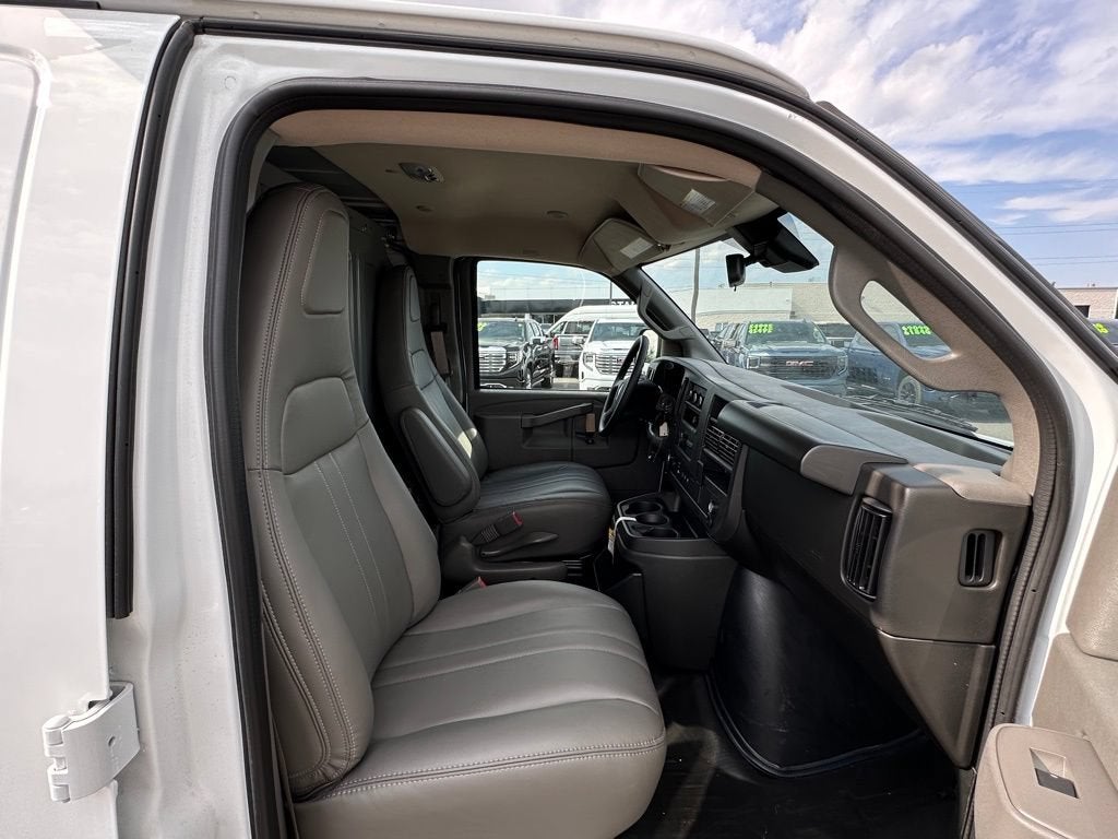 2025 GMC Savana Cargo Work Van
