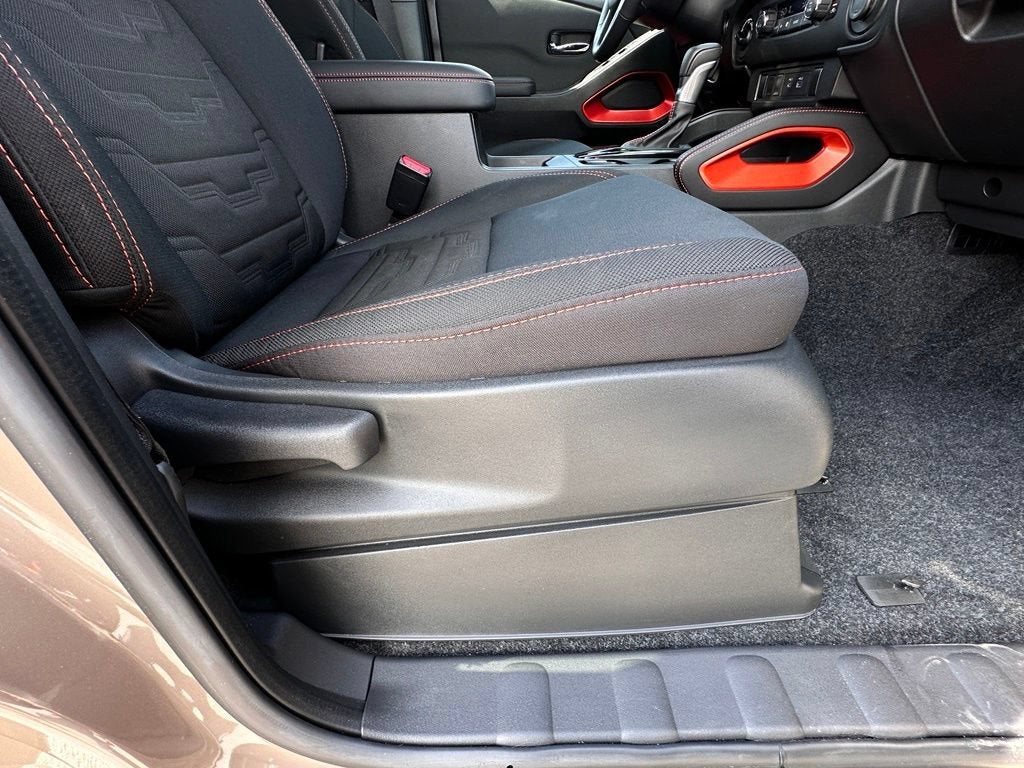 2024 Nissan Frontier Crew Cab PRO-4X 4x4