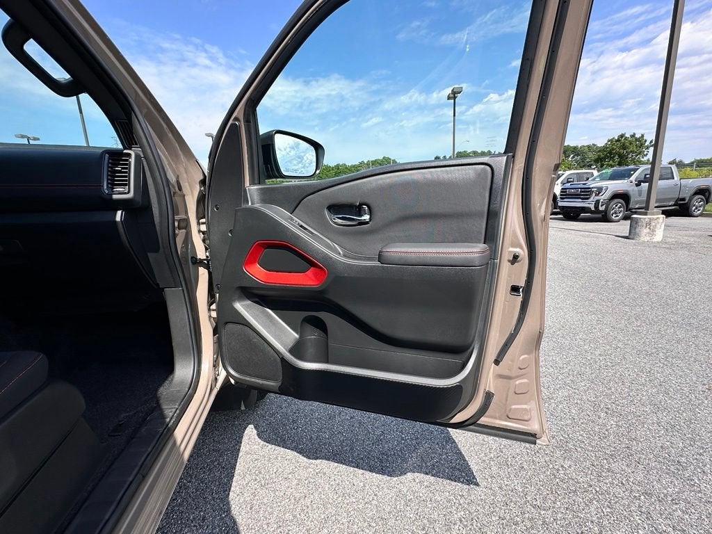 2024 Nissan Frontier Crew Cab PRO-4X 4x4