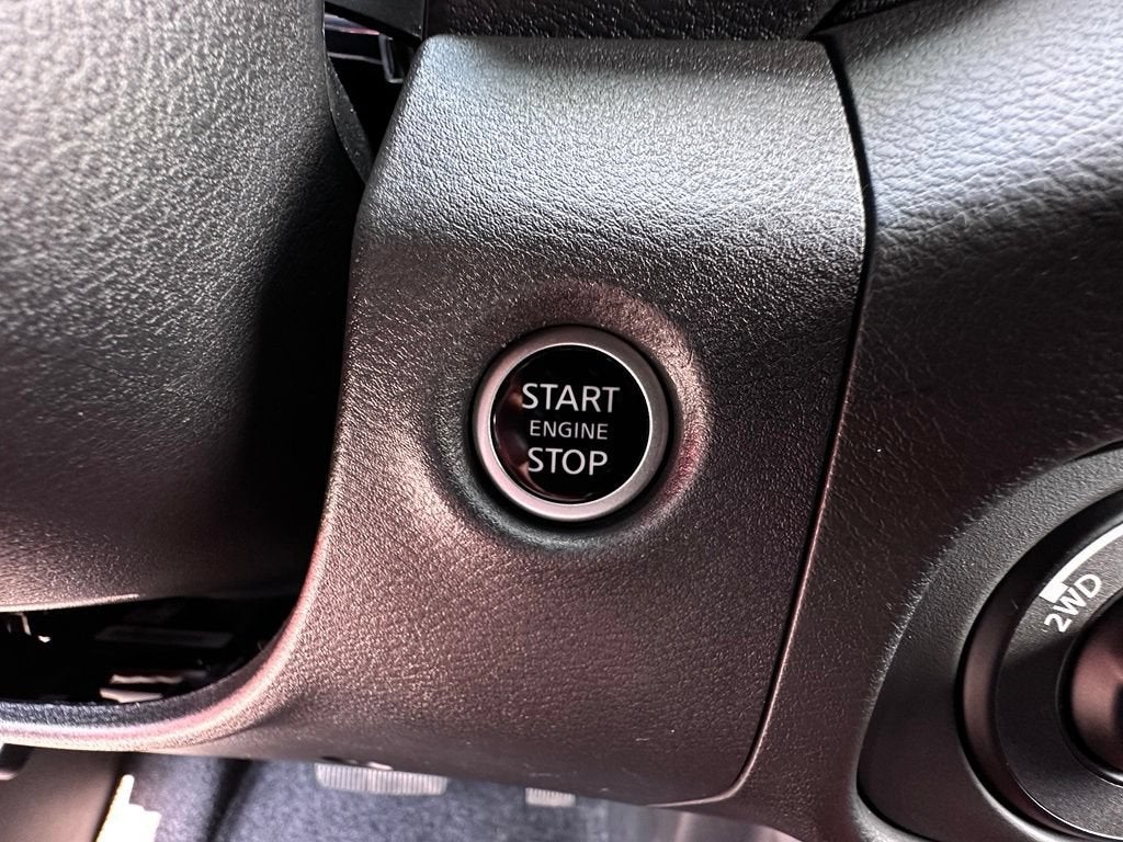 2024 Nissan Frontier Crew Cab PRO-4X 4x4