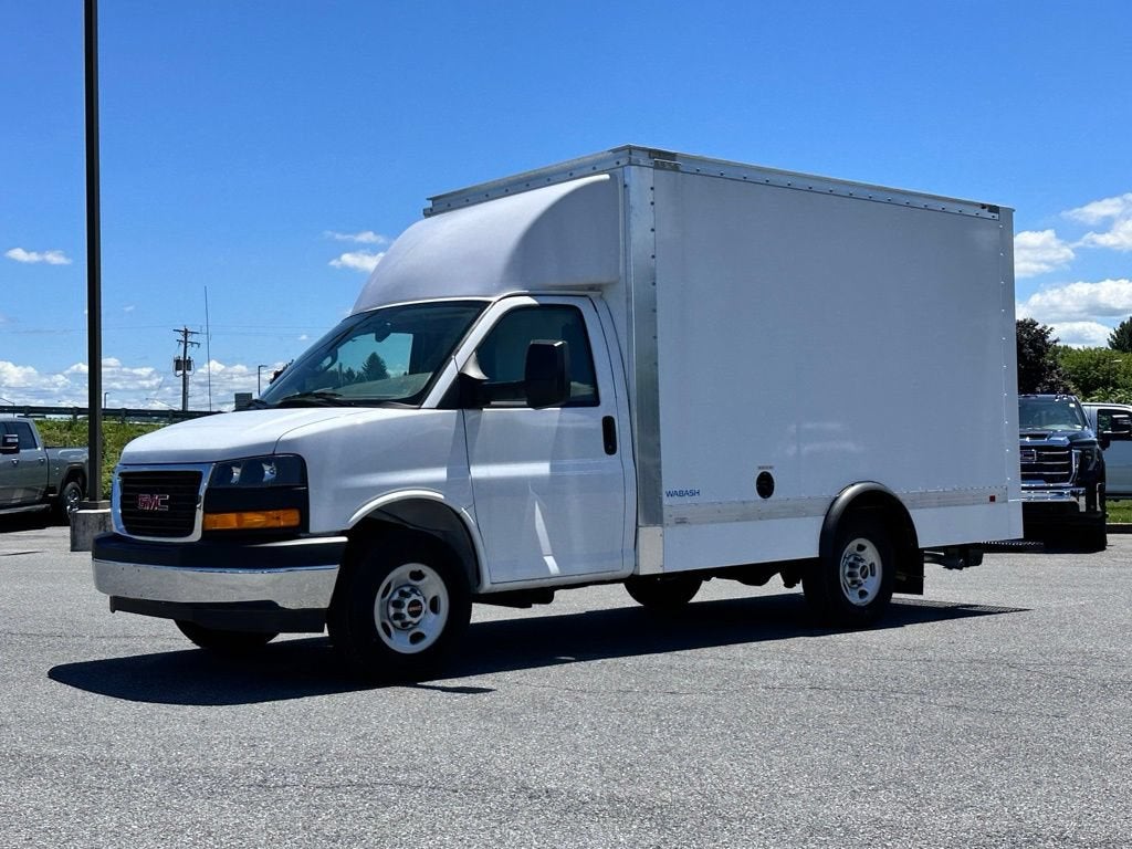2025 GMC Savana Cutaway 3500 1WT