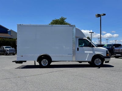 2025 GMC Savana Cutaway 3500 1WT