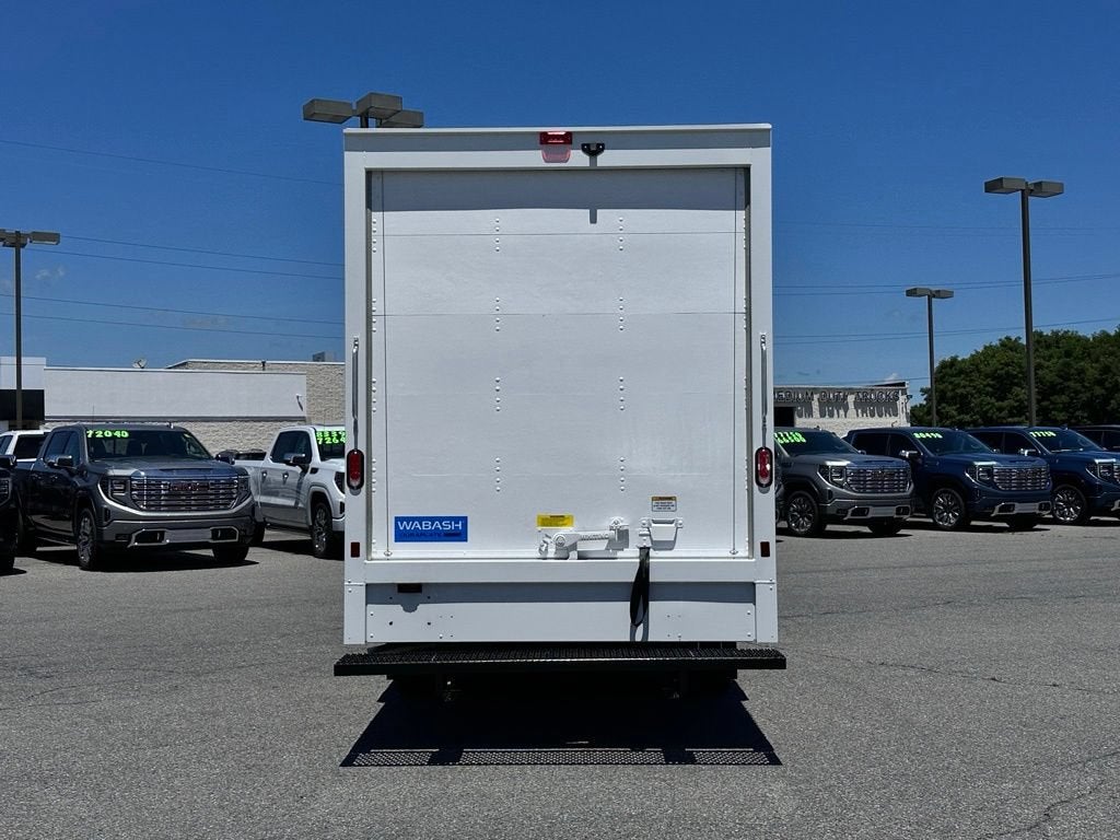 2025 GMC Savana Cutaway 3500 1WT