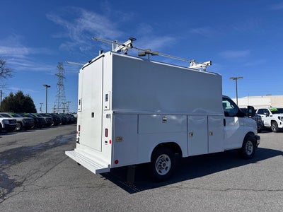 2025 GMC Savana Cutaway 3500 1WT