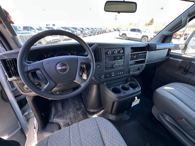 2025 GMC Savana Cutaway 3500 1WT