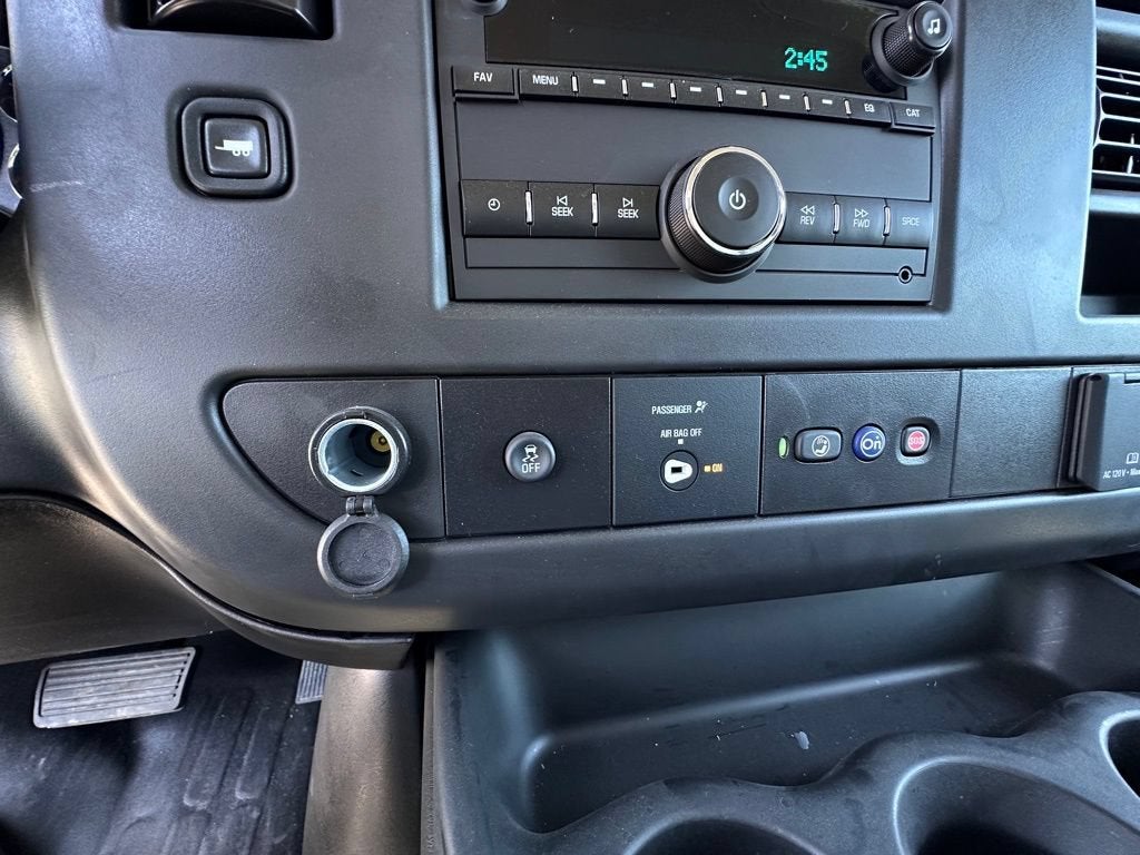 2025 GMC Savana Cutaway 3500 1WT