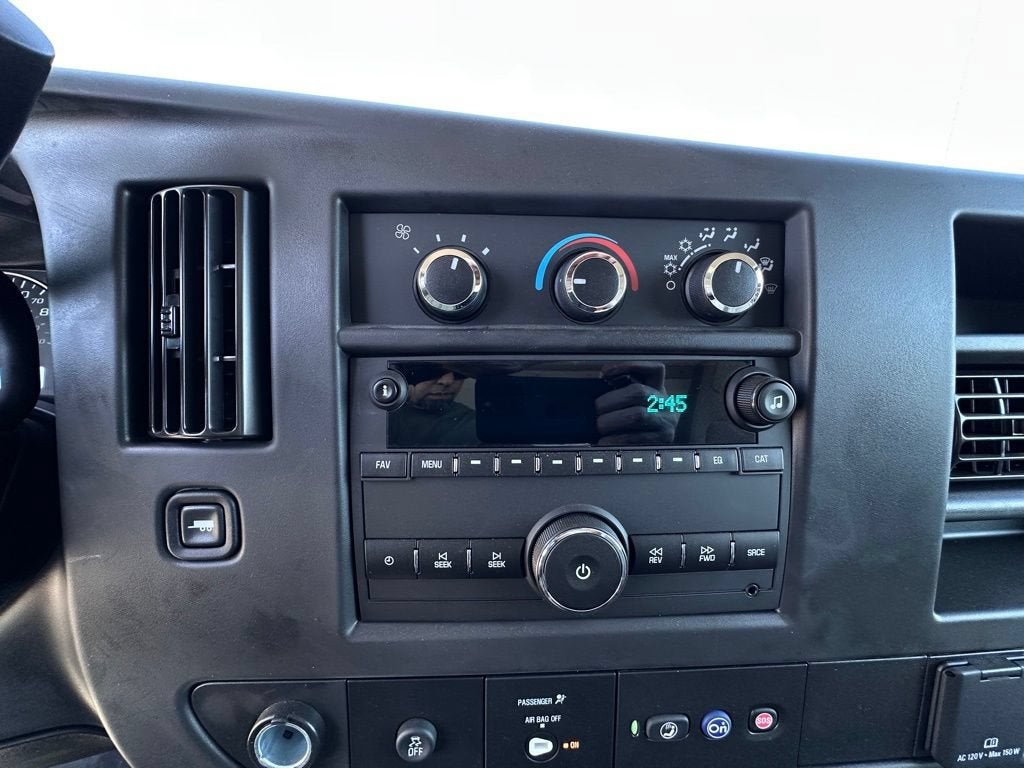 2025 GMC Savana Cutaway 3500 1WT