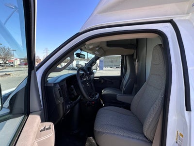 2026 GMC Savana Cutaway 3500 1WT