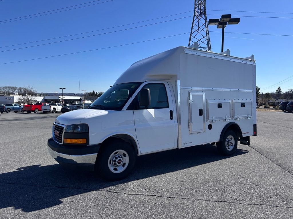 2026 GMC Savana Cutaway 3500 1WT