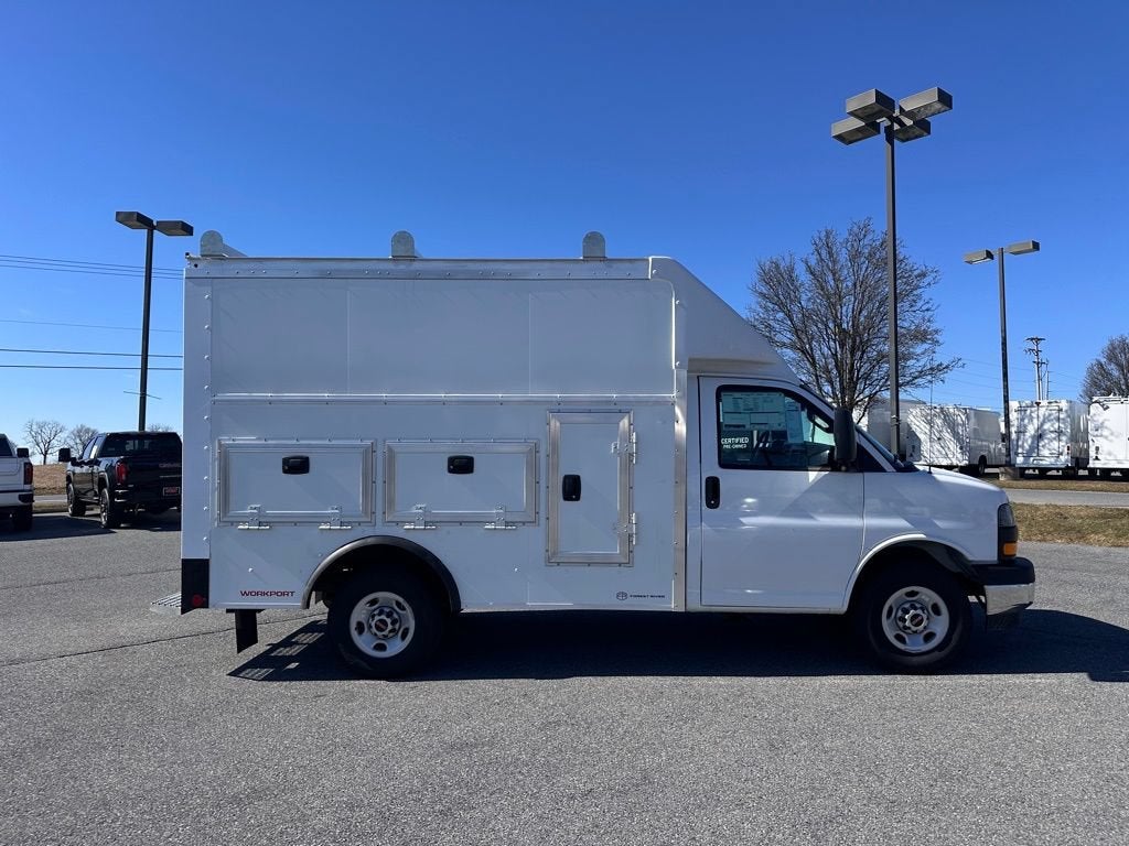 2026 GMC Savana Cutaway 3500 1WT