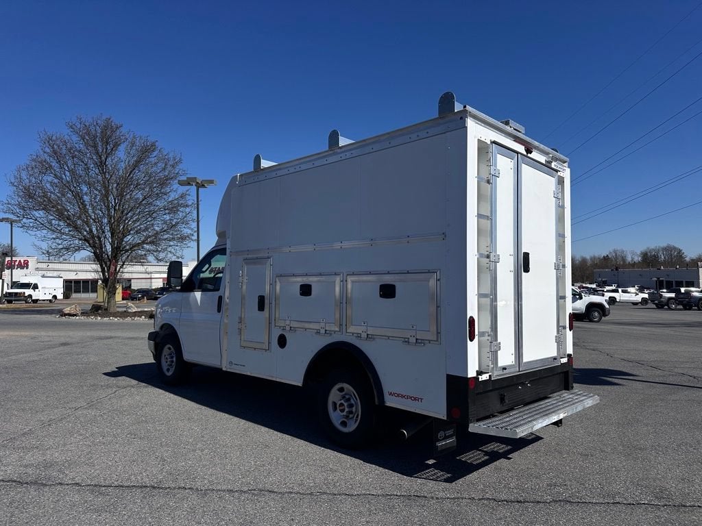 2026 GMC Savana Cutaway 3500 1WT