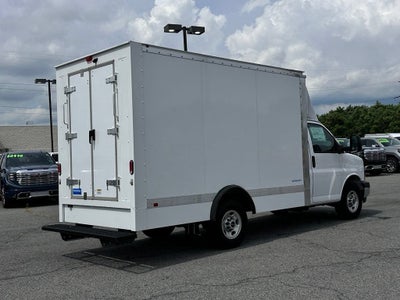 2025 GMC Savana Cutaway 3500 1WT