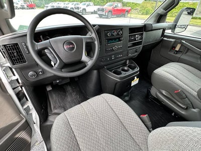 2025 GMC Savana Cutaway 3500 1WT