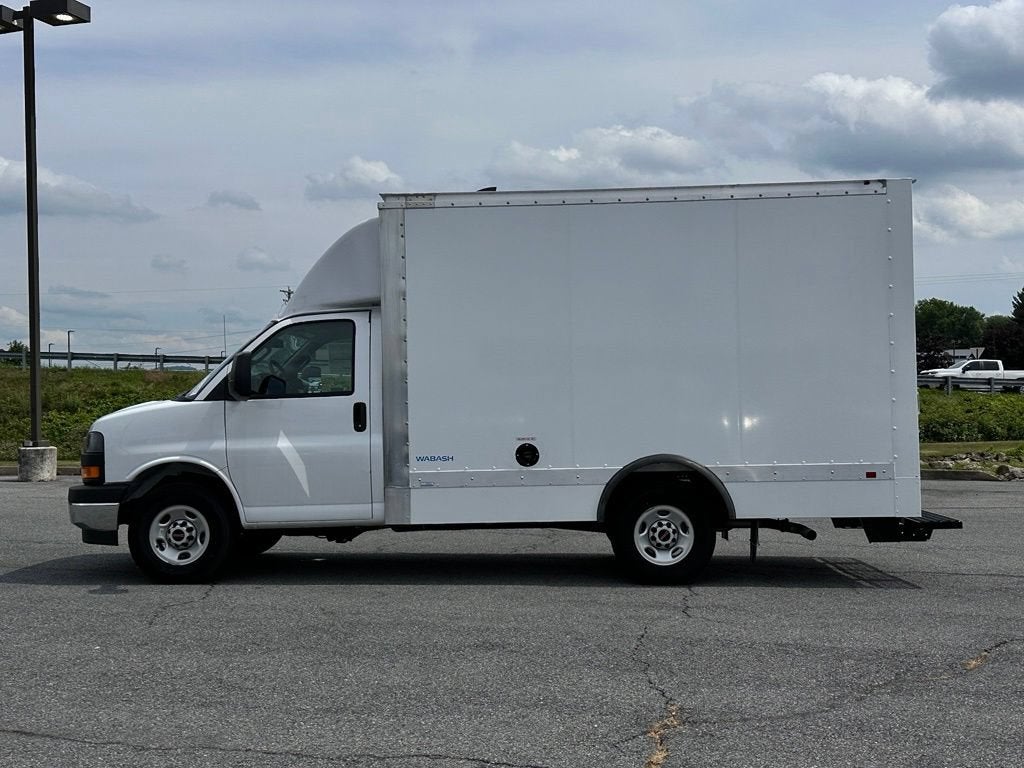 2025 GMC Savana Cutaway 3500 1WT