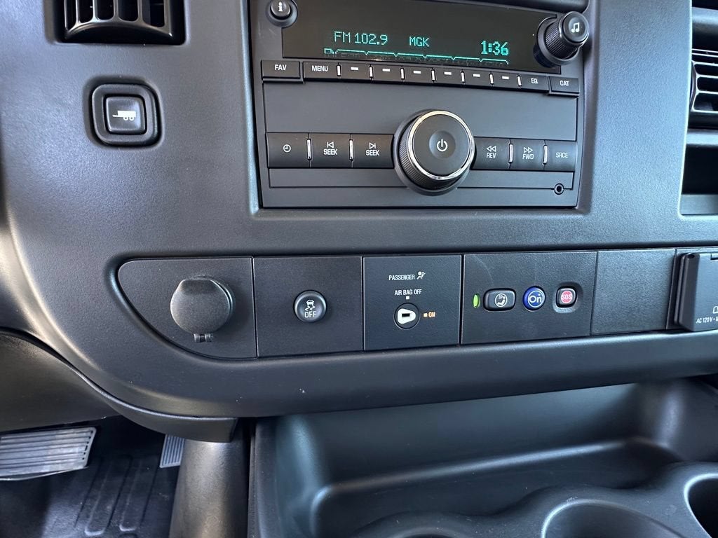 2025 GMC Savana Cutaway 3500 1WT