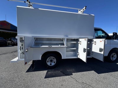 2025 GMC Savana Cutaway 3500 1WT