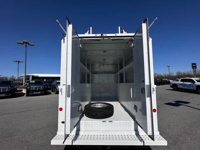 2025 GMC Savana Cutaway 3500 1WT