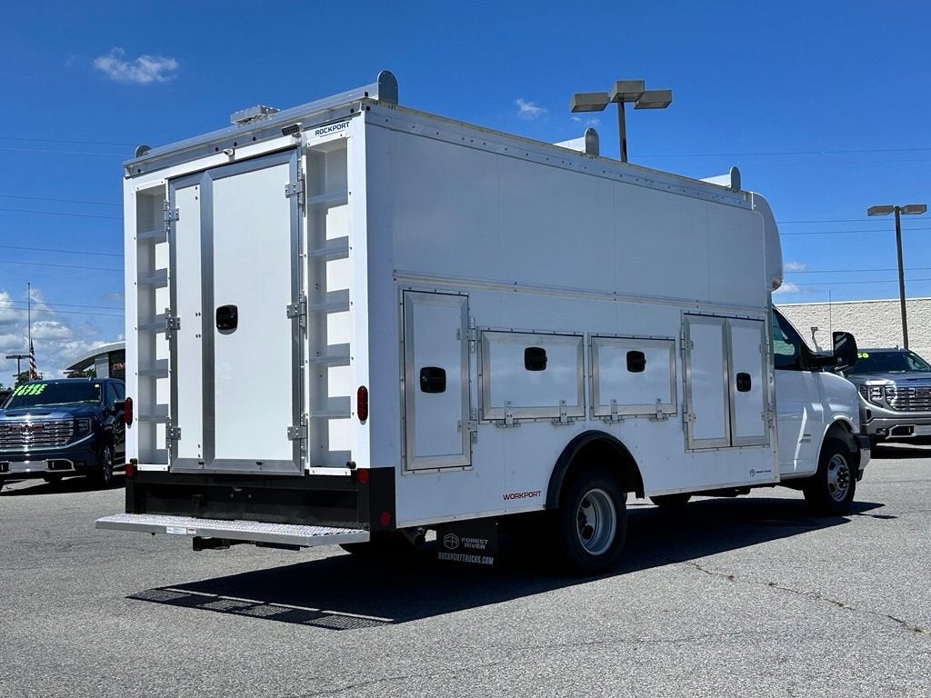 2026 GMC Savana Cutaway 4500 2WT