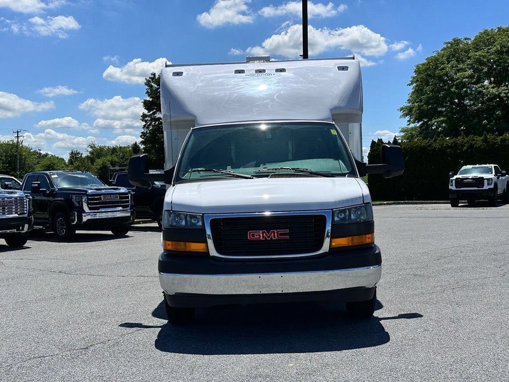 2026 GMC Savana Cutaway 4500 2WT