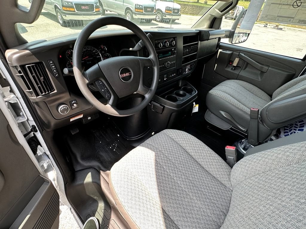 2026 GMC Savana Cutaway 4500 2WT