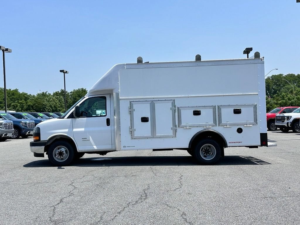2026 GMC Savana Cutaway 4500 2WT