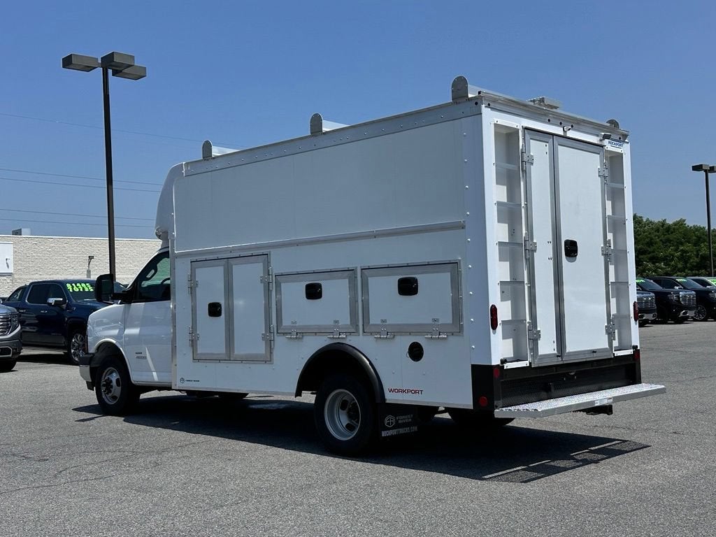 2026 GMC Savana Cutaway 4500 2WT