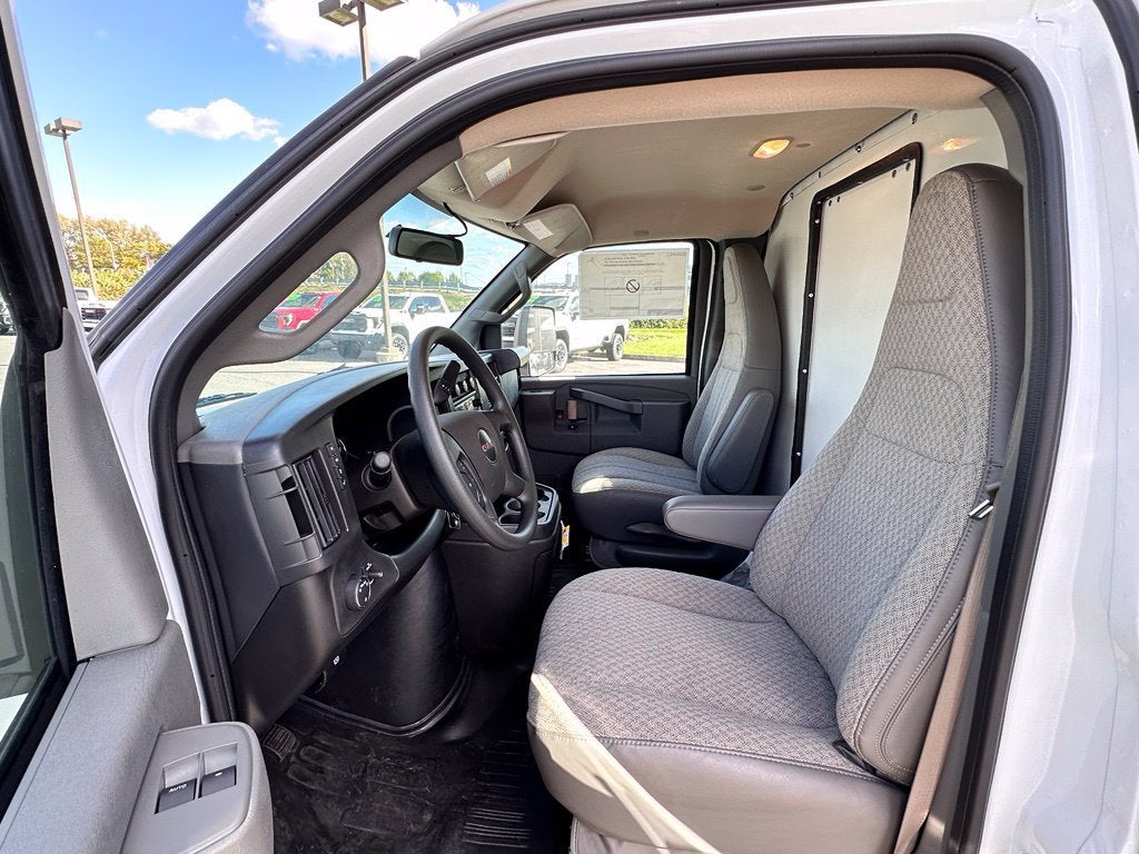 2026 GMC Savana Cutaway 4500 2WT