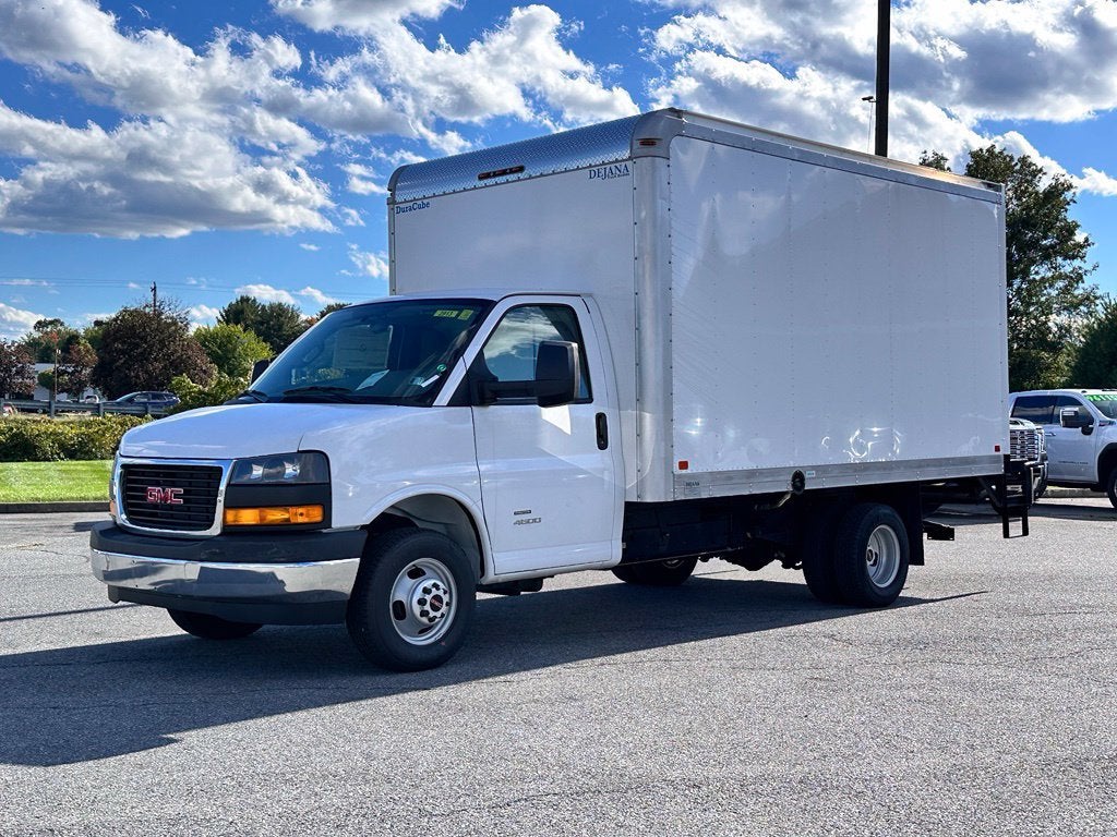 2026 GMC Savana Cutaway 4500 2WT